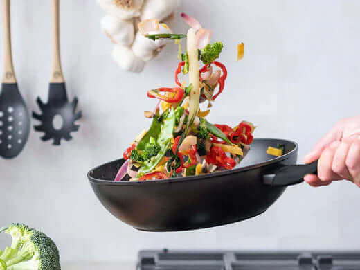 US MasterChef Kitchenware THE RIGHT COOKWARE FOR YOU GUIDE
