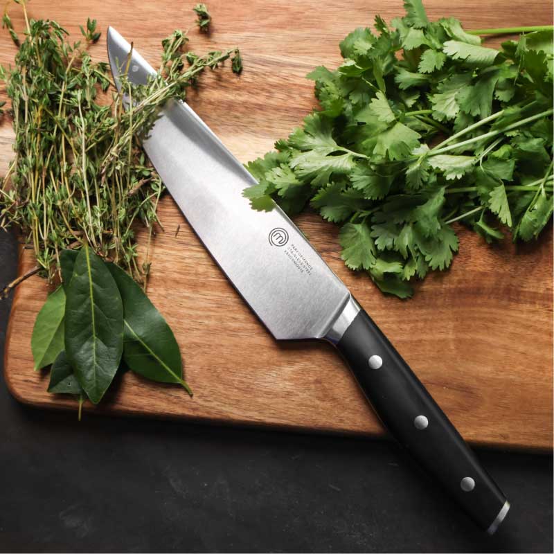 US MasterChef Kitchenware WHAT MAKES A CHEF'S KNIFE ?